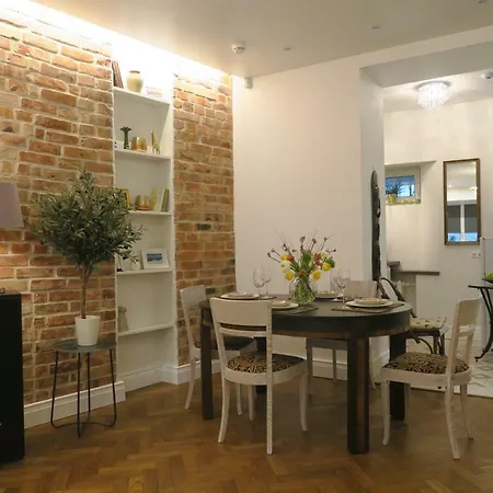 Kentmanni City Centre Apartment *