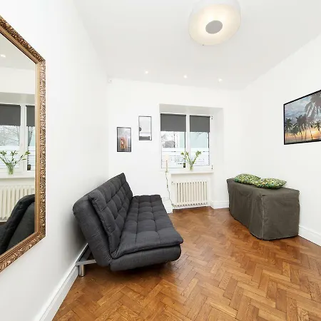 Kentmanni City Centre Apartment *